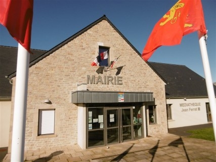 Lettres-PVC-Mairie-Tonneville.JPG-nggid0268-ngg0dyn-480x320x100-00f0w010c010r110f110r010t010