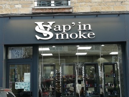 Lettres-PVC-Vapin-Smoke-Valognes-nggid0276-ngg0dyn-480x320x100-00f0w010c010r110f110r010t010